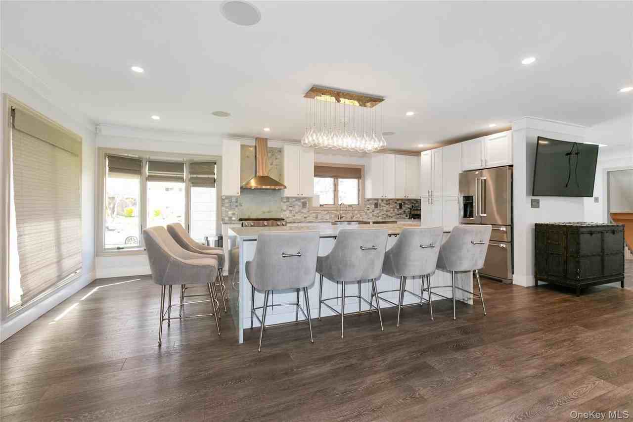 22 Olive St - Photo 6 of 32