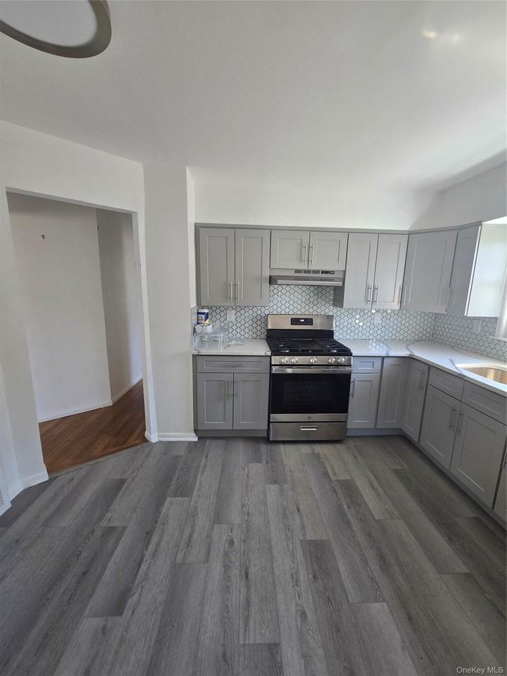 10 Alsop St #2 - Photo 4 of 6