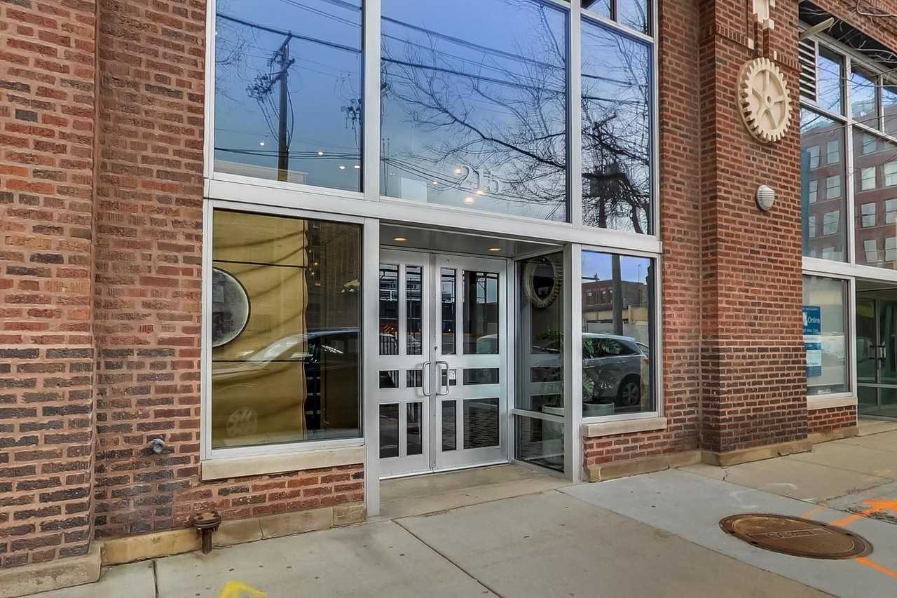215 N Aberdeen St #210B - Photo 3 of 27