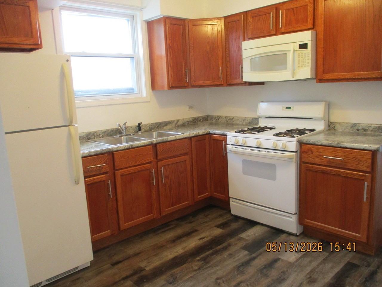 9806 Marion Ave - Photo 7 of 17