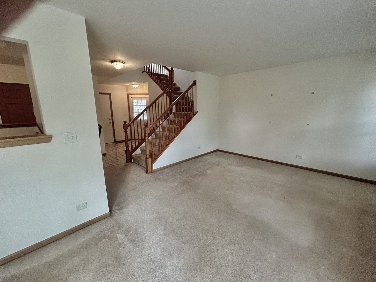 2482 Stoughton Cir - Photo 3 of 20