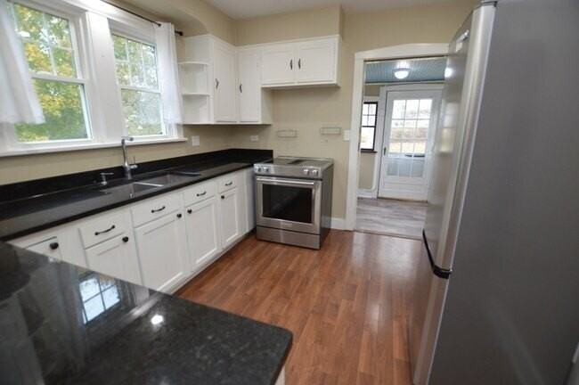 3916 E Lake Shore Dr - Photo 4 of 18