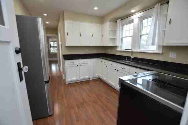 3916 E Lake Shore Dr - Photo 5 of 18