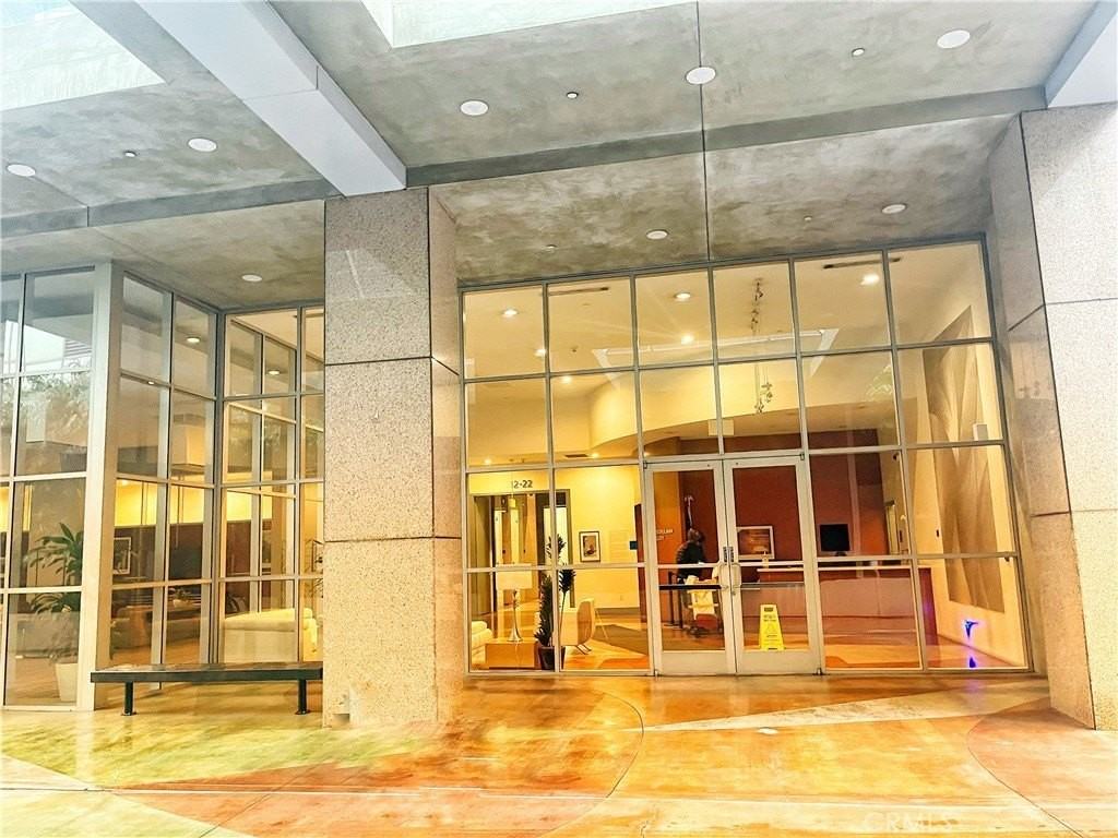 801 S Grand Ave - Photo 3 of 29
