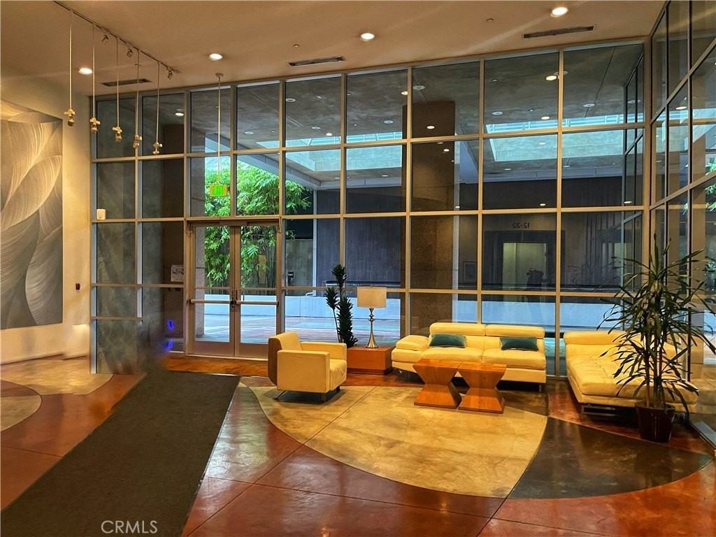801 S Grand Ave - Photo 7 of 29