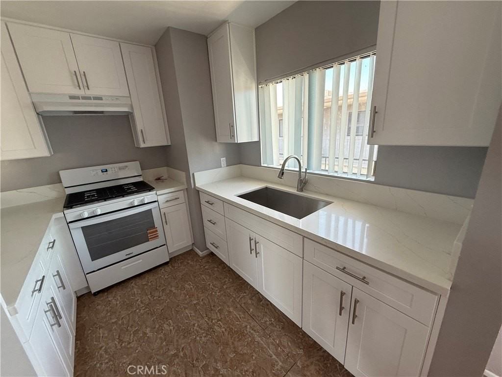 822 E Lomita Ave #5 - Photo 5 of 15