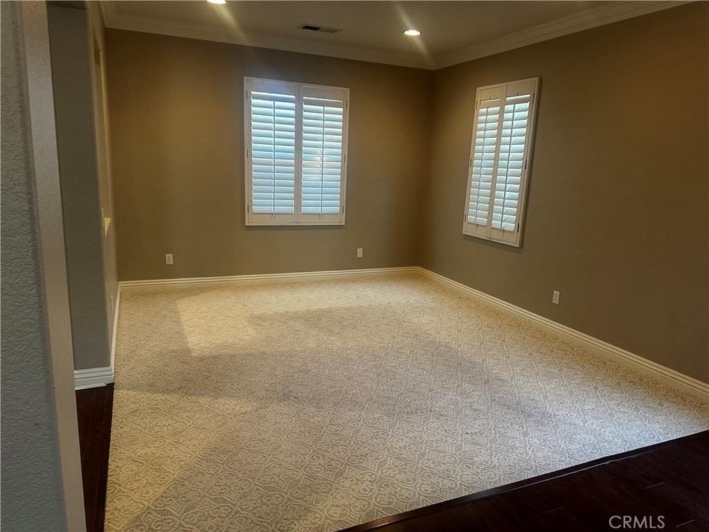 5762 Newcomb Ct - Photo 7 of 8