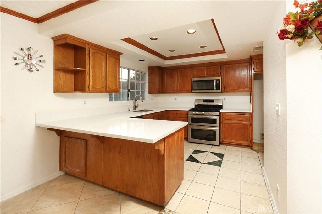 14033 Mcclure Ave - Photo 6 of 30