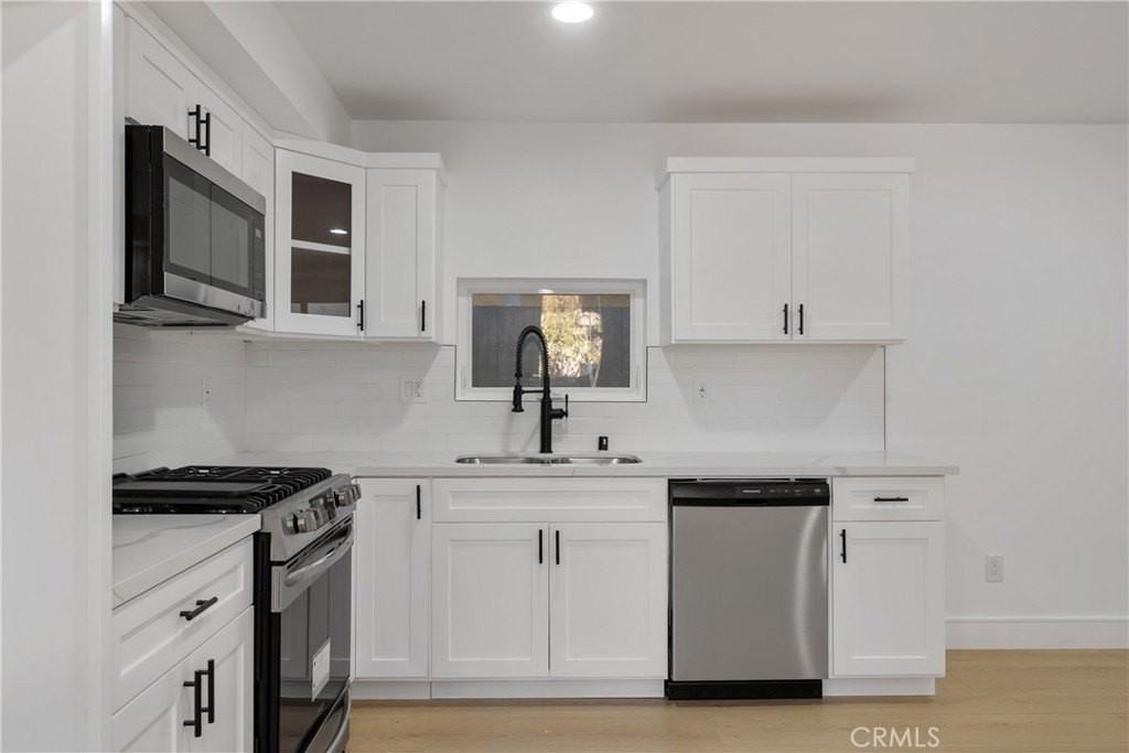 2708 S Cochran Ave - Photo 3 of 18
