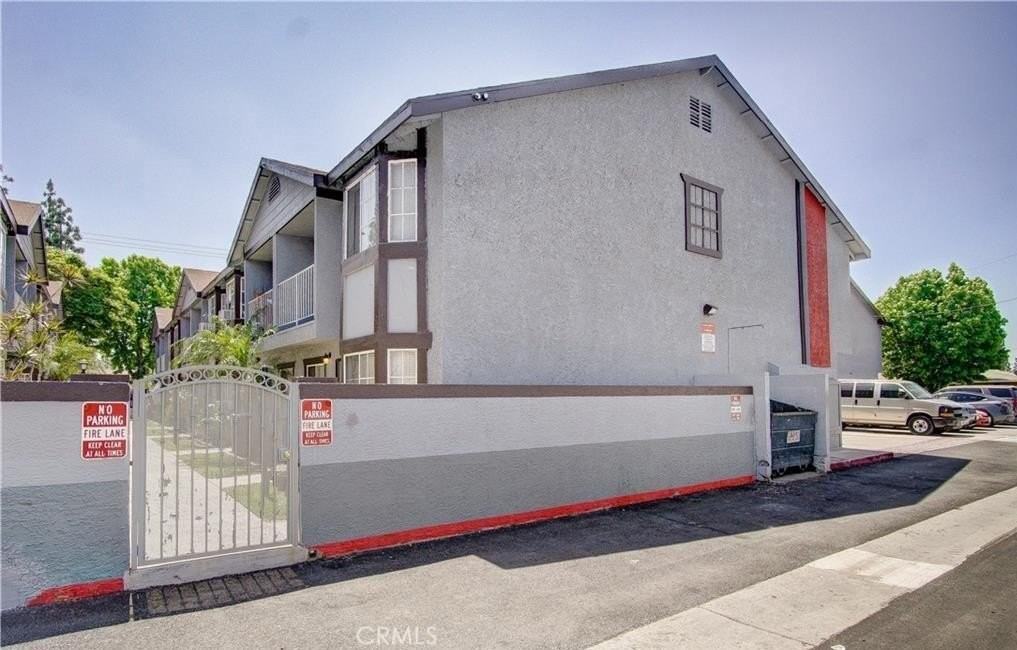 7947 Garfield Ave #F - Photo 4 of 6
