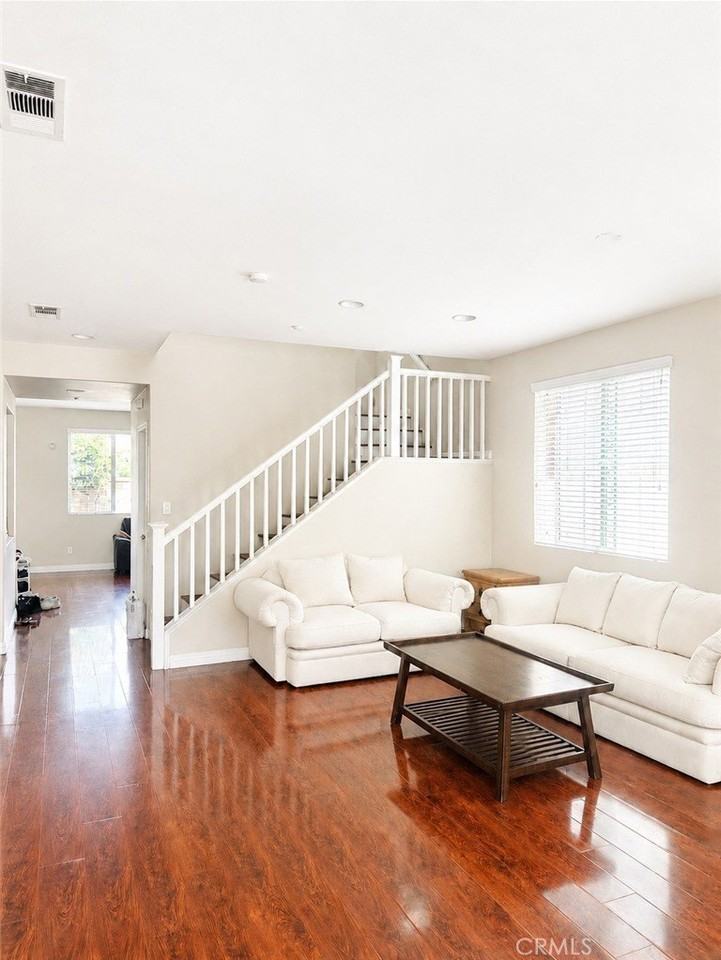 1646 Palermo Dr - Photo 2 of 9
