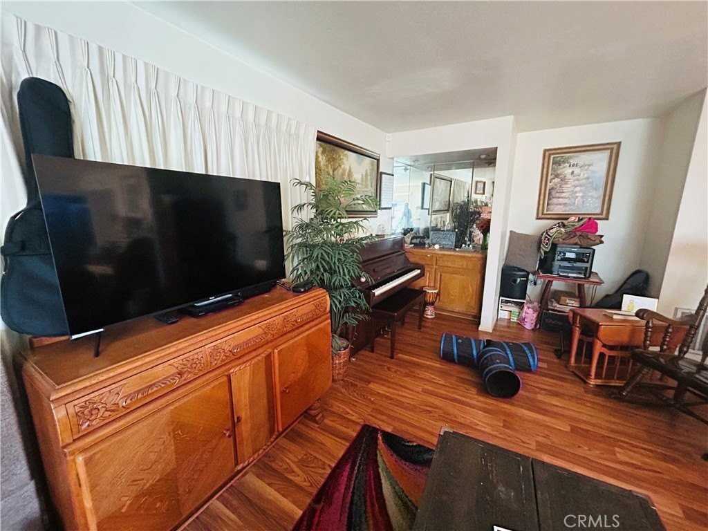 1673 251st St - Photo 3 of 20
