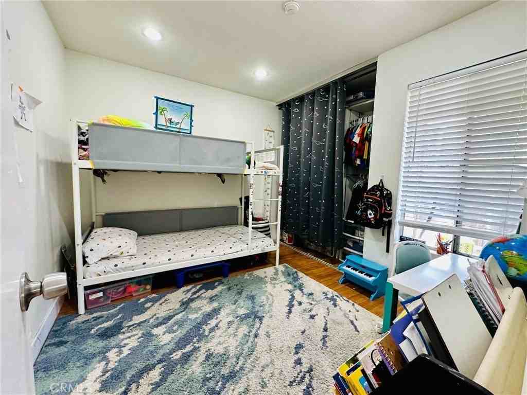 4821 Maytime Ln - Photo 5 of 18