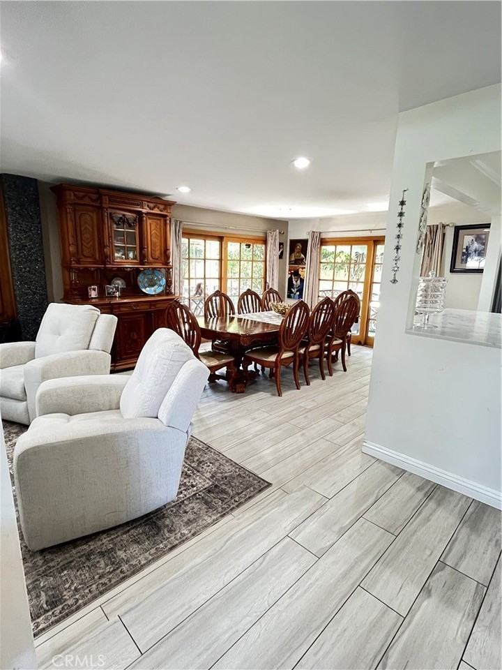6251 Chimineas Ave - Photo 4 of 40
