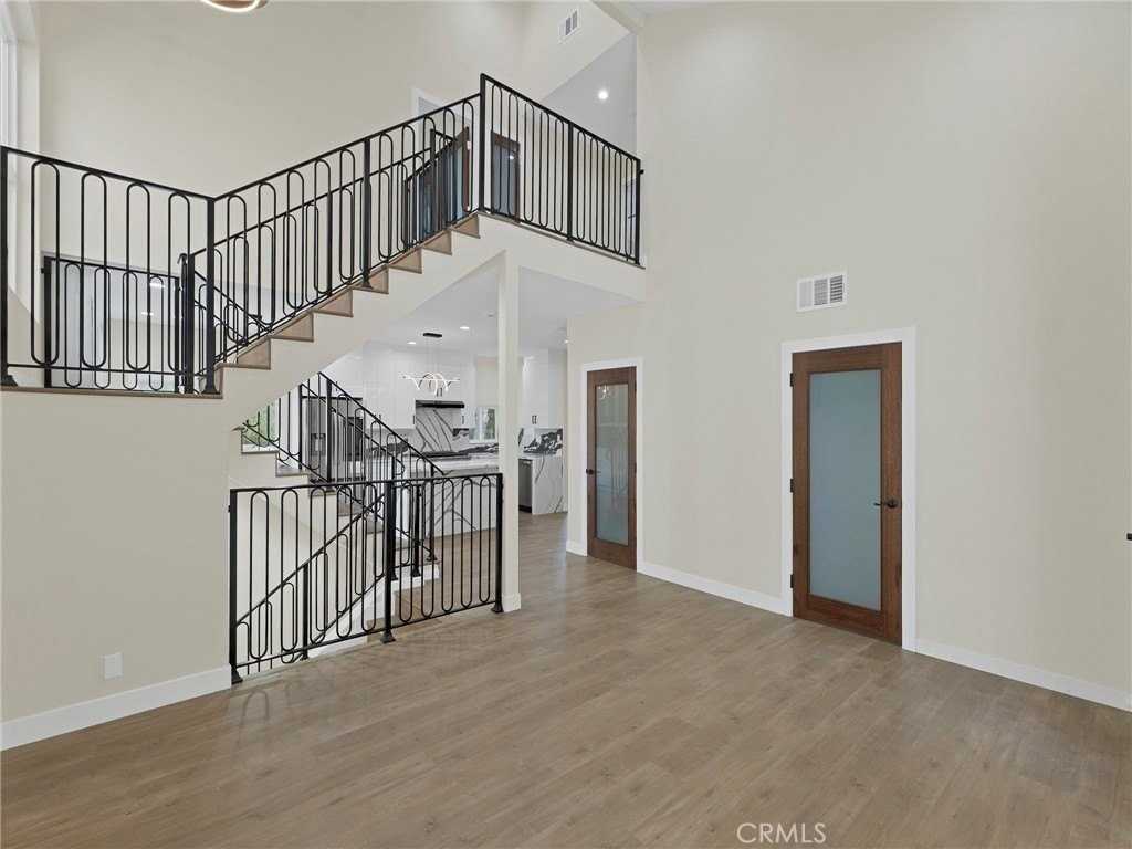 4530 Ensenada Dr - Photo 5 of 50