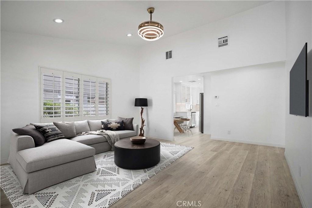 10848 Huston St - Photo 2 of 33