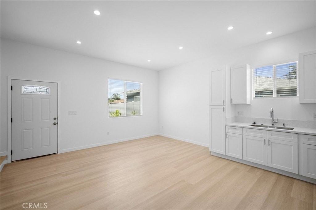 7247 Cleon Ave - Photo 6 of 16