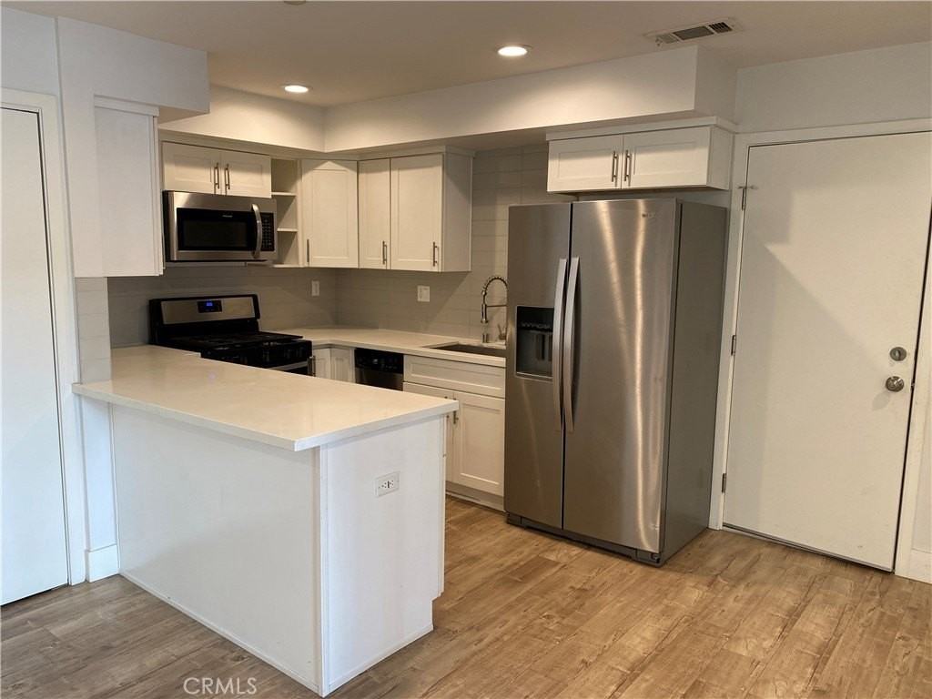 10930 Hartsook St - Photo 3 of 14