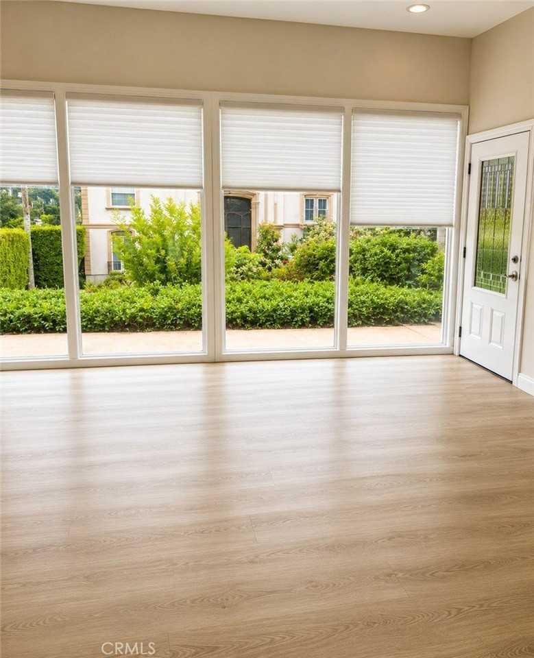 18048 Karen Dr - Photo 7 of 28