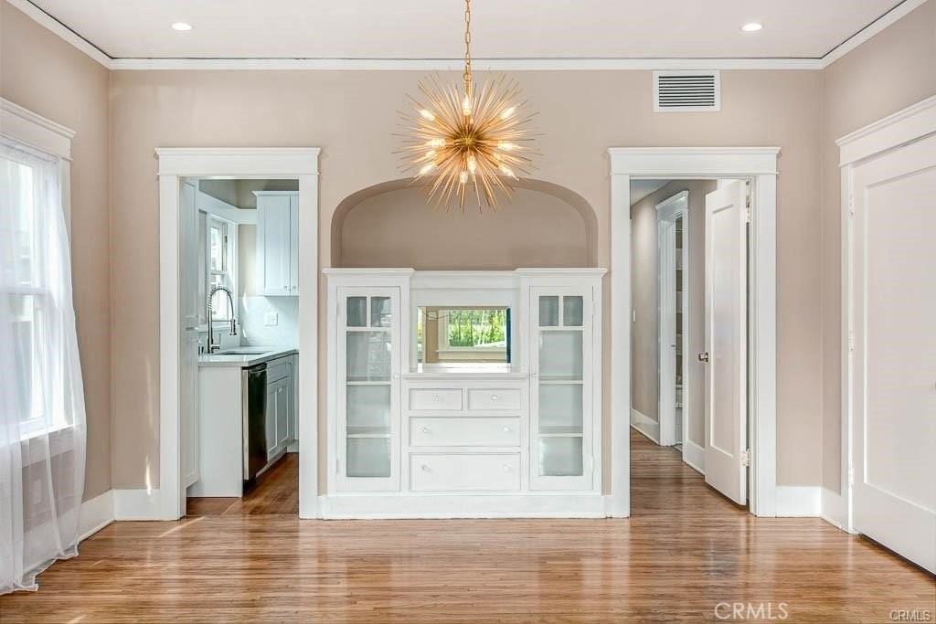 107 N Columbus Ave #1-2 - Photo 4 of 15
