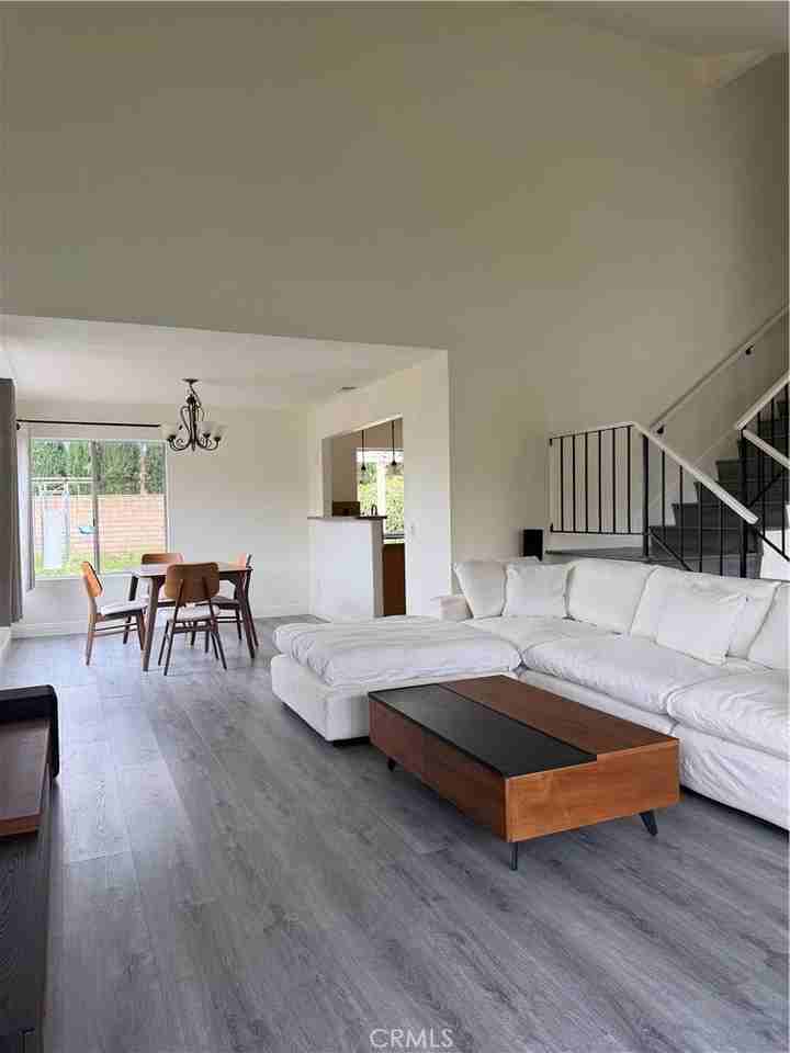 19105 Cimmaron Ct - Photo 3 of 17