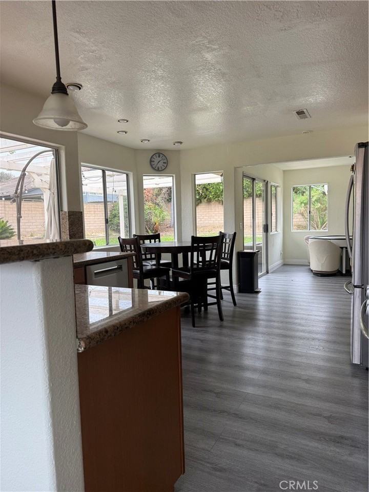 19105 Cimmaron Ct - Photo 4 of 17
