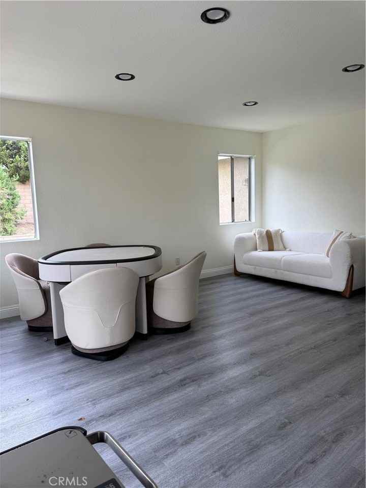19105 Cimmaron Ct - Photo 5 of 17