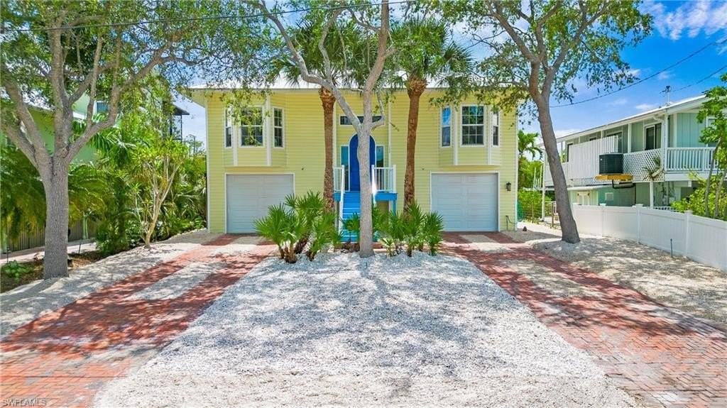 1296 Grand Canal Dr - Photo 4 of 27