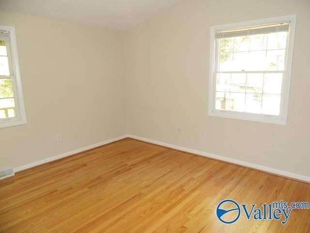 920 Sommerset Rd Se - Photo 7 of 18