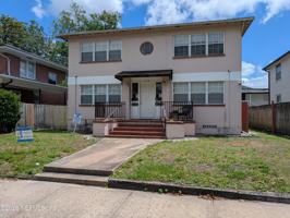 featured image of 2136 College St #4