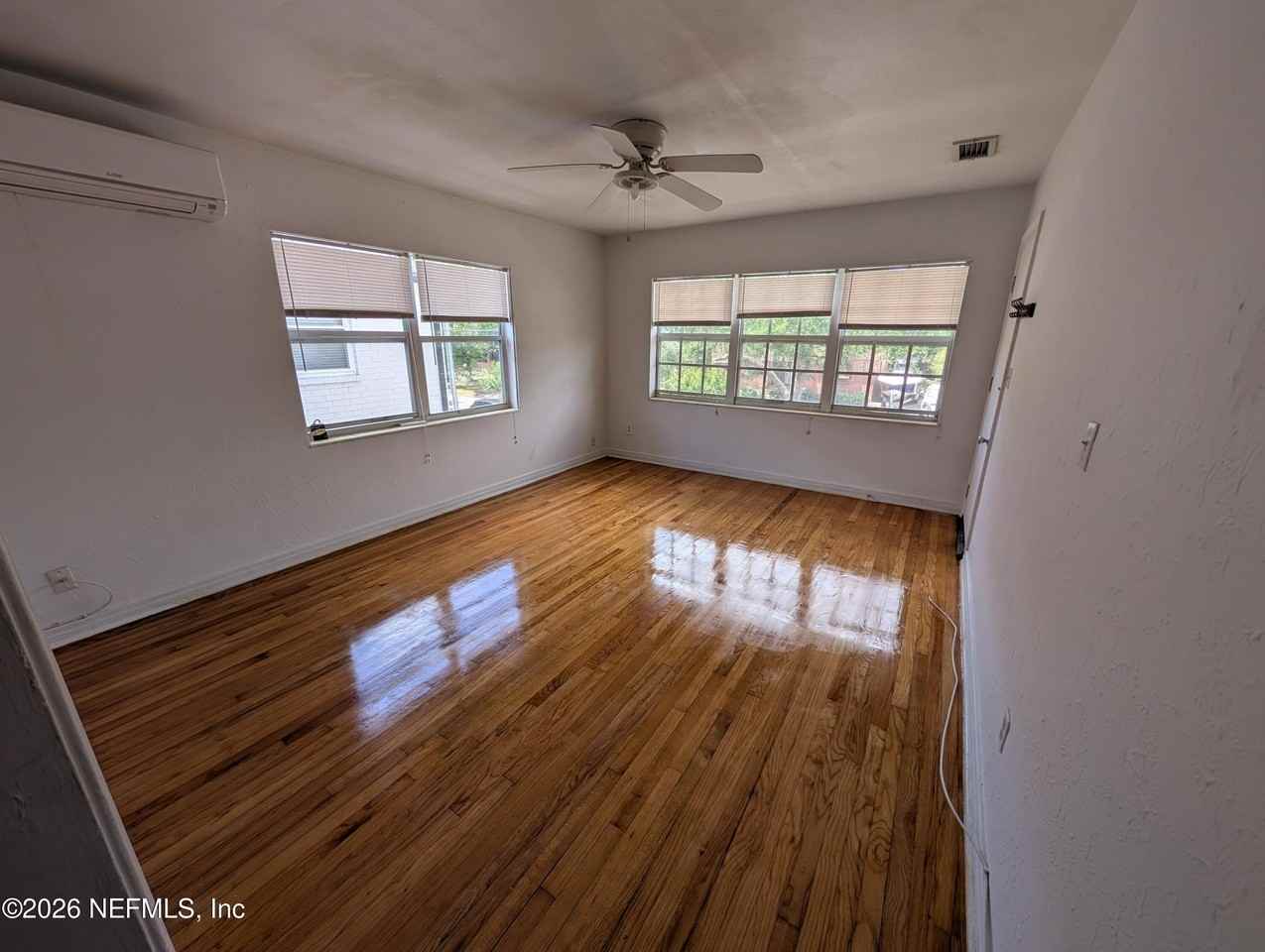 2136 College St #4 - Photo 3 of 10
