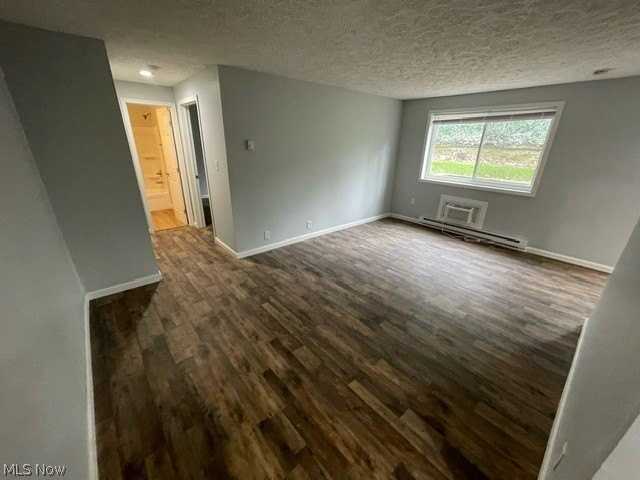 1935 Brookside Dr #105 - Photo 3 of 8