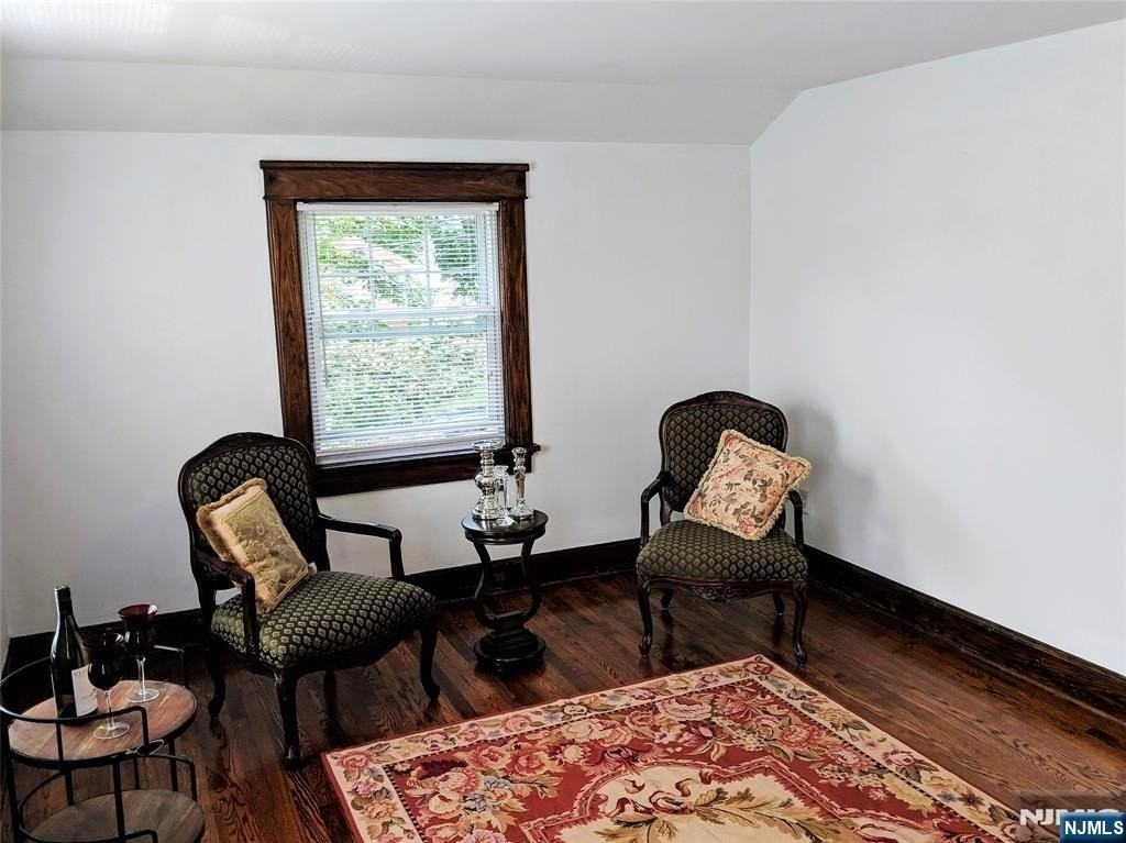 292 Wiley Pl - Photo 7 of 20