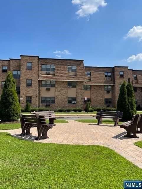 220 Meadow Ln Apt D35 - Photo 3 of 8