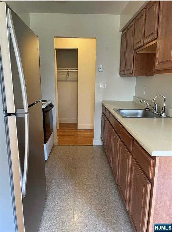 220 Meadow Ln Apt D35 - Photo 4 of 8