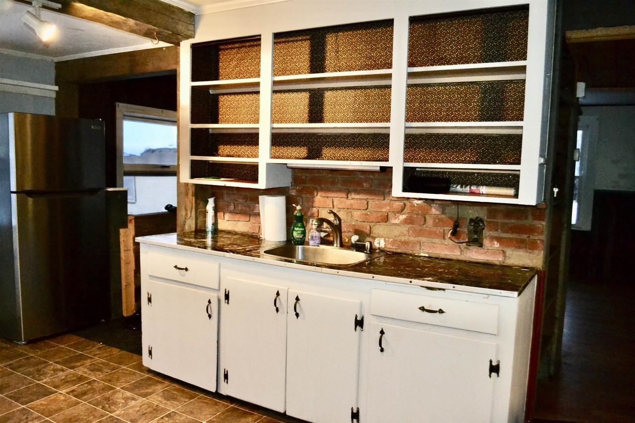 224 E Main St - Photo 5 of 19