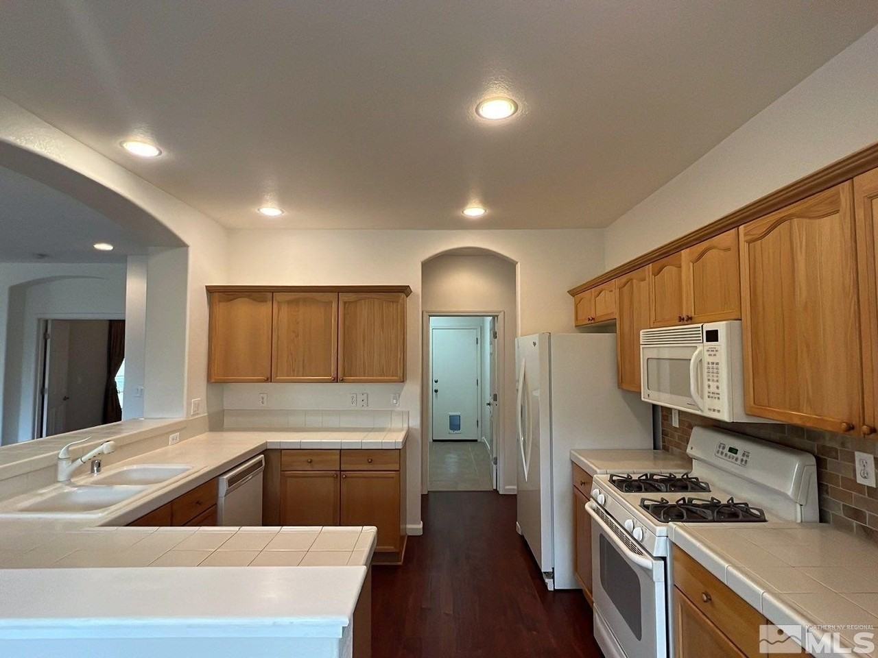 1720 Ornellaia Way - Photo 7 of 27