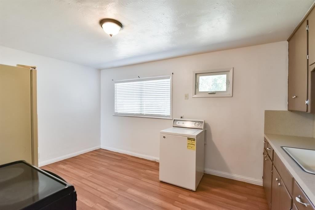344 Nw Renfro St - Photo 6 of 18