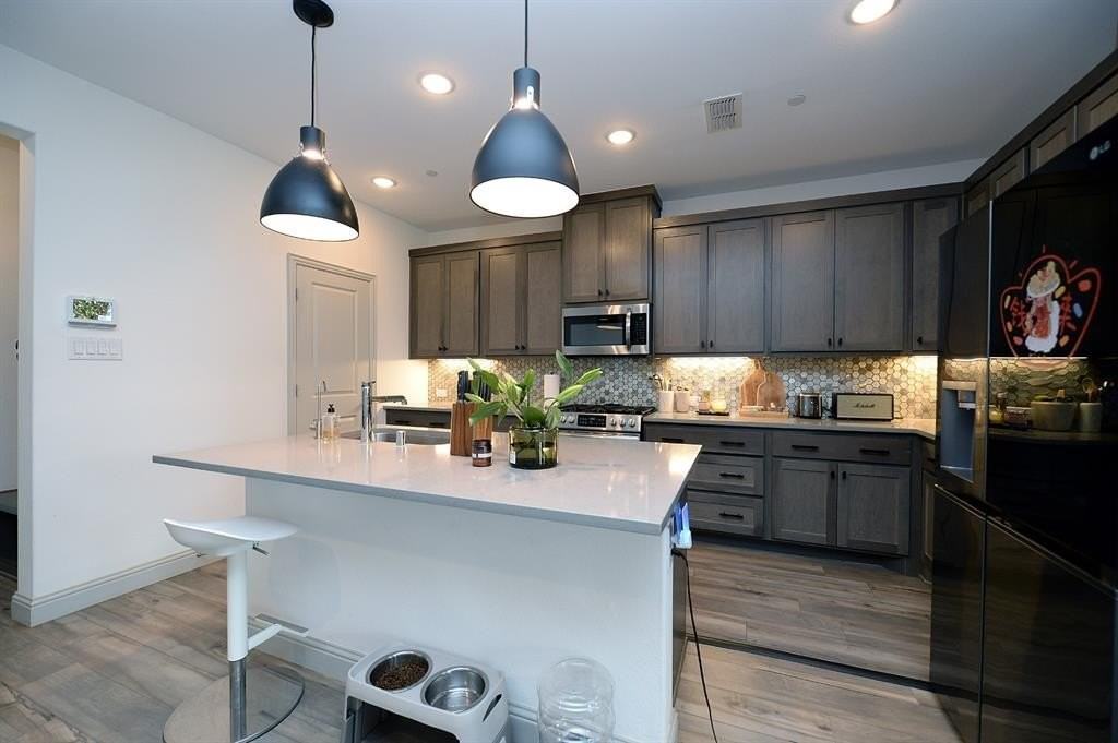 8516 Dynasty Ln - Photo 5 of 20