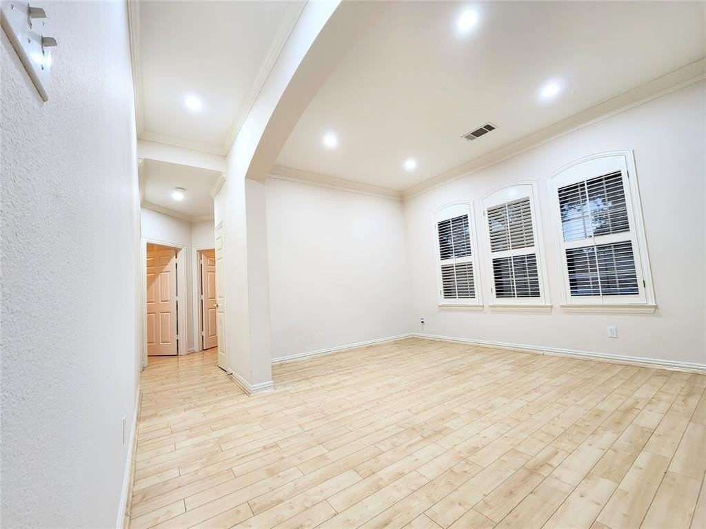 609 Sunningdale - Photo 5 of 33