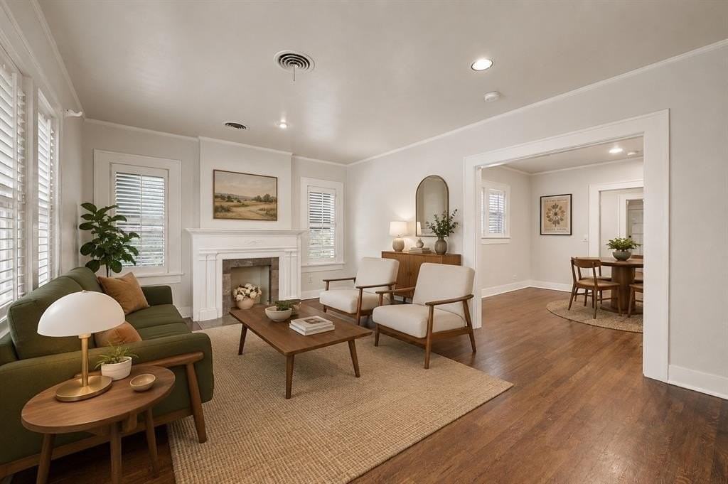 3812 Bunting Ave - Photo 3 of 20