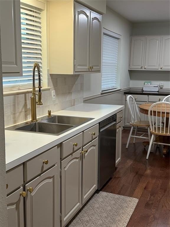 7135 Cosgrove Dr - Photo 2 of 31