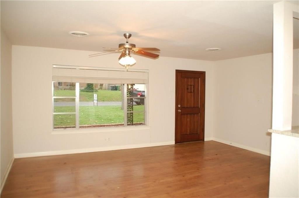 1133 Valley View Dr - Photo 6 of 25