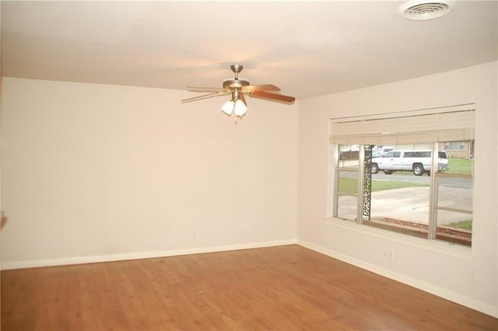1133 Valley View Dr - Photo 7 of 25