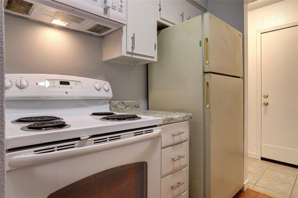 4314 Travis St #102 - Photo 3 of 9