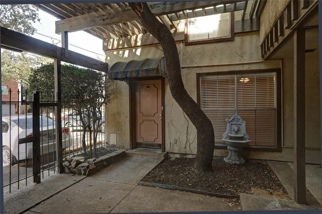 4314 Travis St #102 - Photo 7 of 9