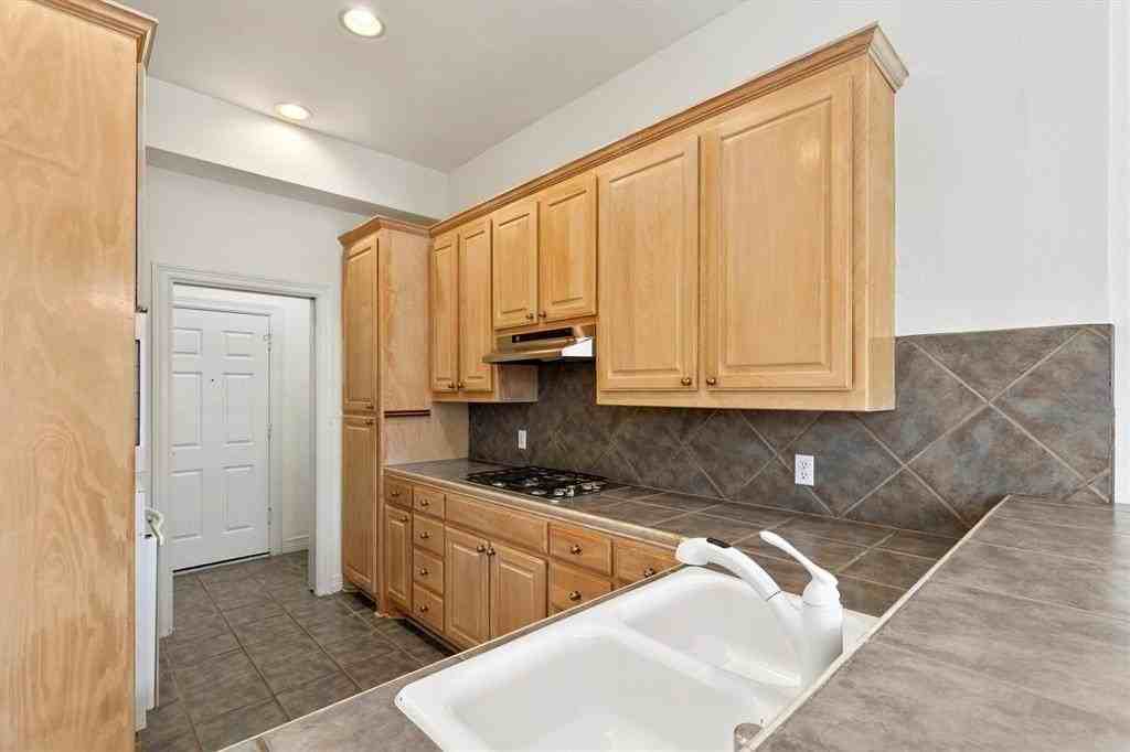 4106 Oberlin Way - Photo 5 of 17