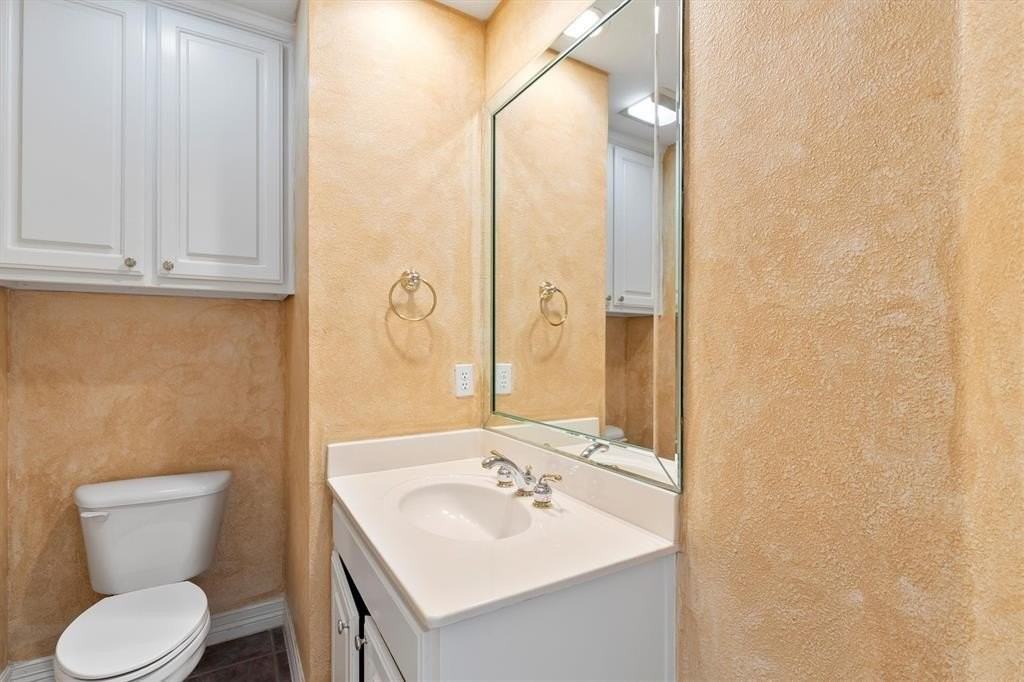 4106 Oberlin Way - Photo 7 of 17