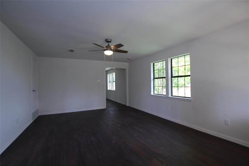 106 Austin St - Photo 3 of 12