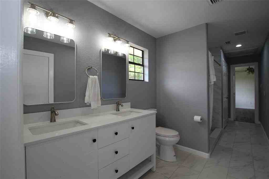 106 Austin St - Photo 5 of 12